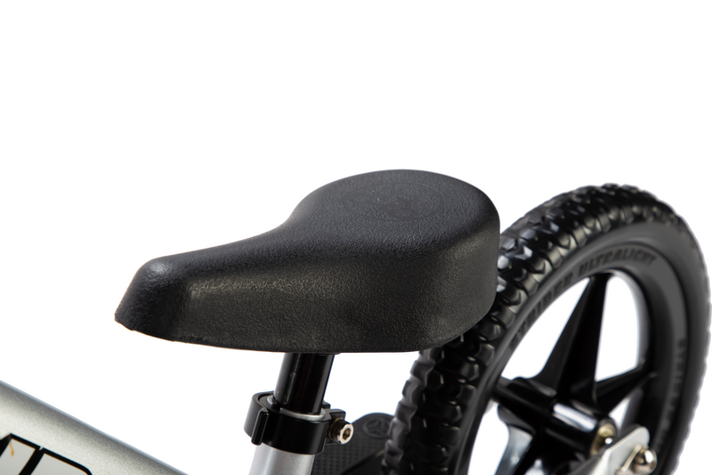 Strider 12 Pro Silver Seat Detail