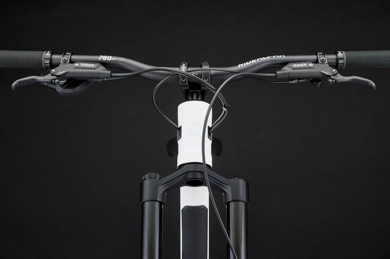 Commencal Clash V3 RockShox Pure White 2027
