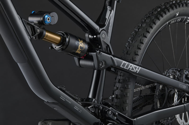 Commencal Clash V3 Signature Pure Black 2027